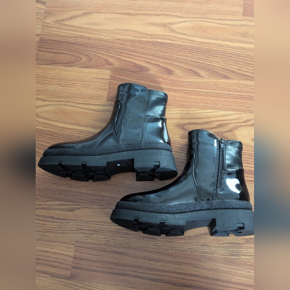Steve Madden Kids' Trap Boot in Black Patent - Picture 12 of 16